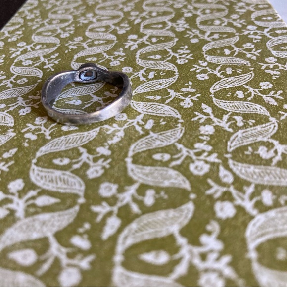 Vintage Black & Silver Ring - Picture 3 of 5